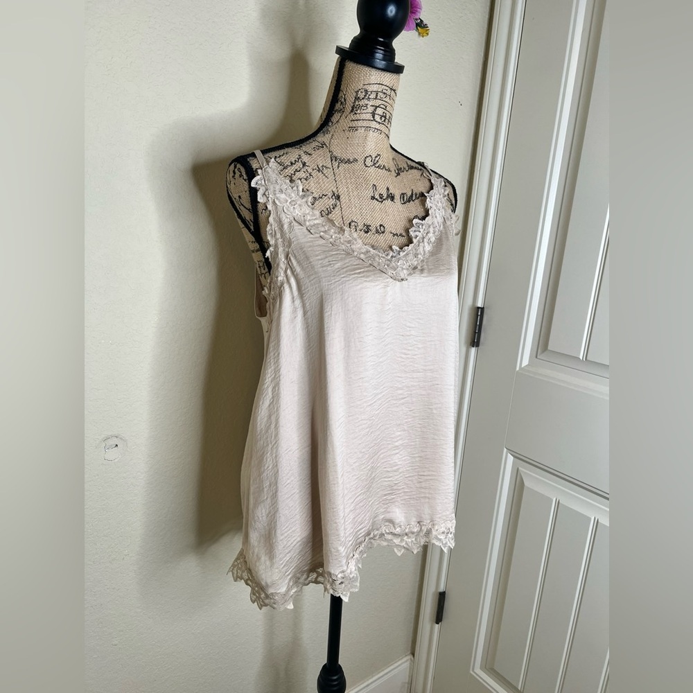NTM: Entro Adjustable Spaghetti Straps Cream Lace Trim Camisole Size Medium - Picture 5 of 11